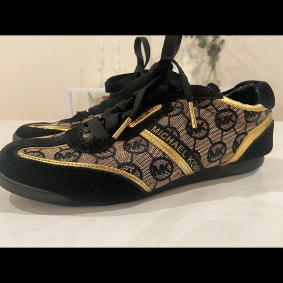 Brown Michael Kors sneakers - Picture 3 of 3